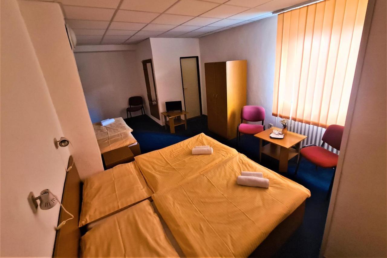 Penzion Olympia Banská Bystrica Eksteriør billede