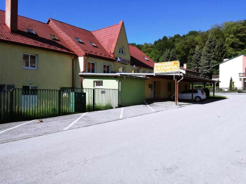 Penzion Olympia Banská Bystrica Eksteriør billede